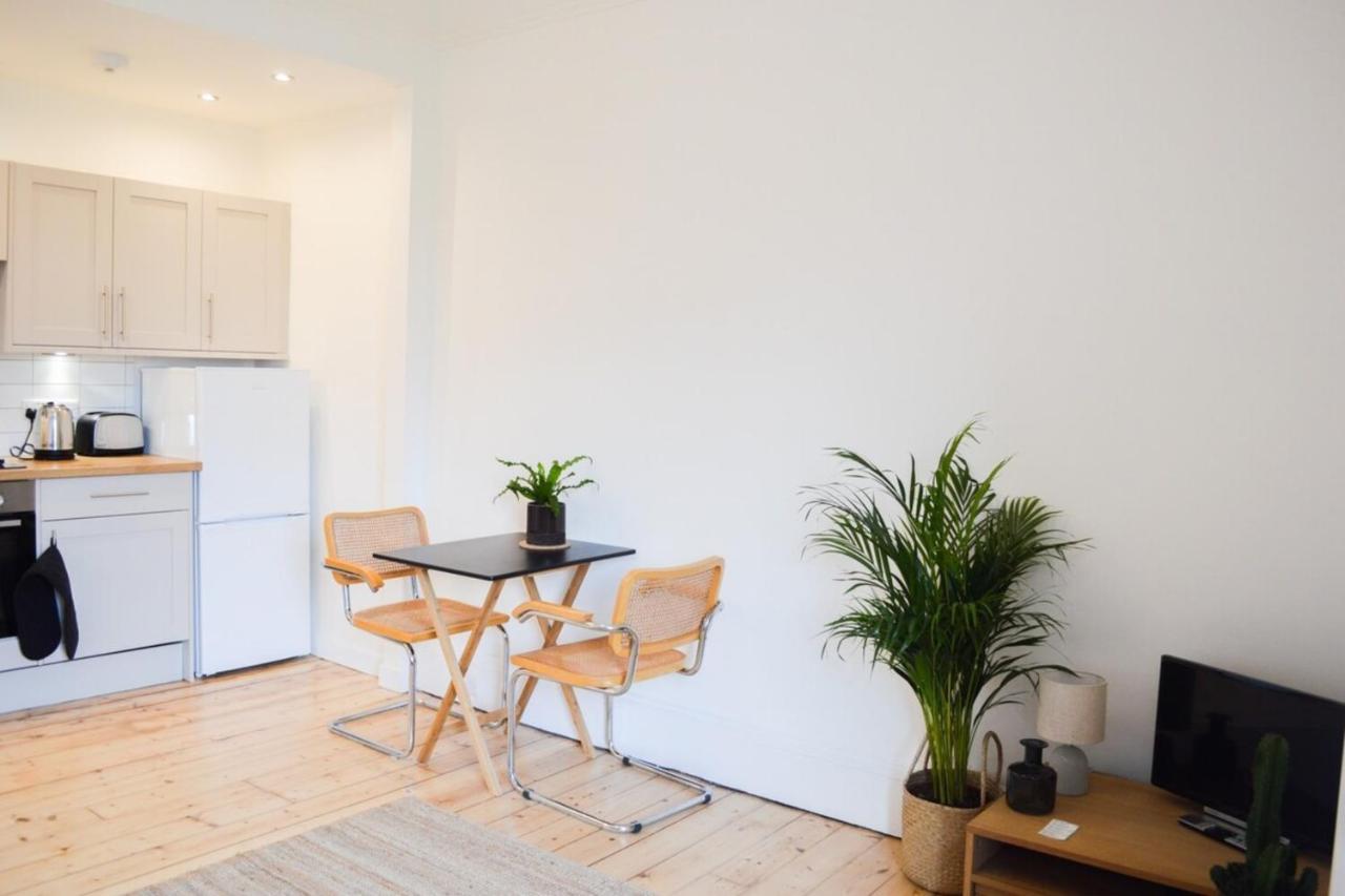 Modern 1 Bedroom Flat In The Heart Of EDI Eksteriør billede